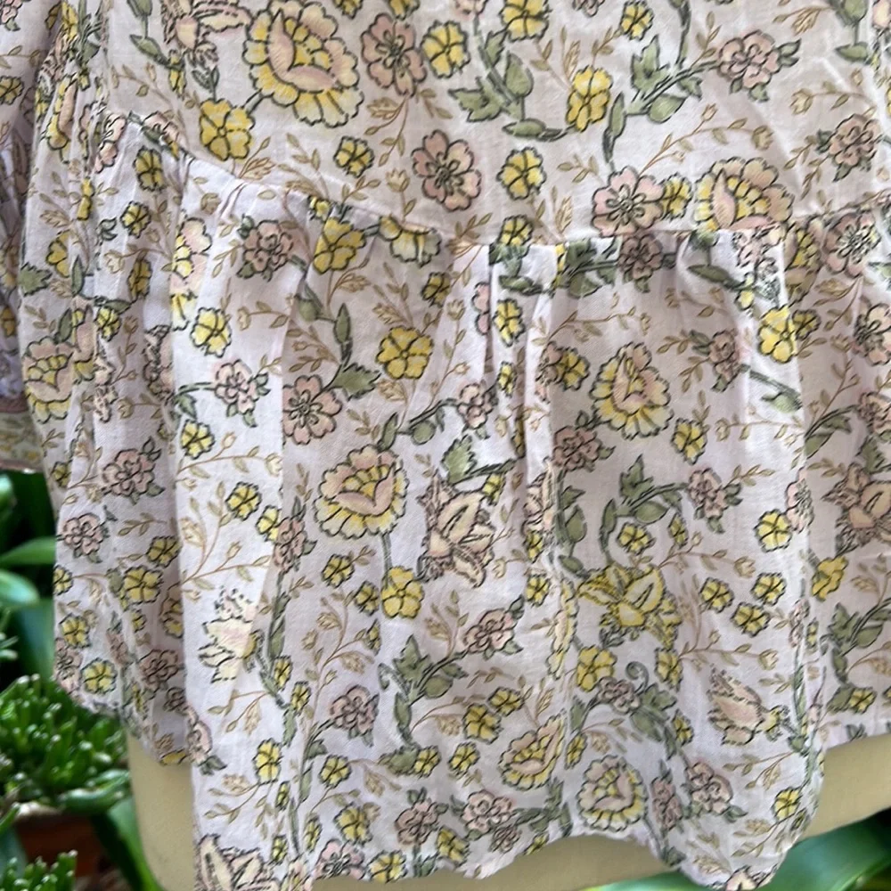 American Eagle flowy top.    Pale purple. Size S     Would easily fit Medium - Picture 5 of 14